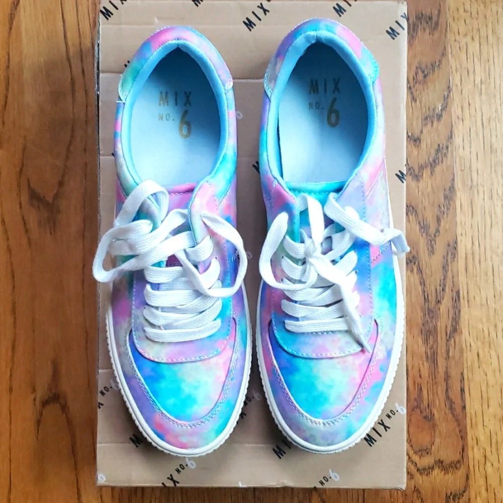 NIB Bright Multicolor Watercolor Tie Dye Ebele Platform Sneaker Women's Size 7.5
